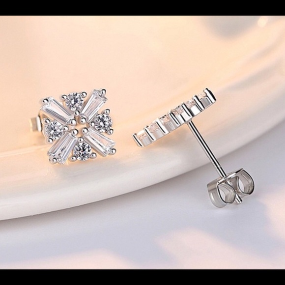 AAA cz baguette 925 studs - Picture 6 of 8